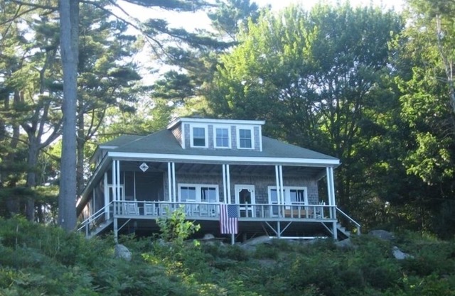 Spectacular Oceanfront House with private, Deep Water Dock