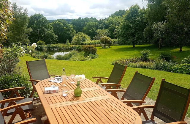 Spectacular setting in unspoilt East Devon, 15 minutes from Jurassic Coast.