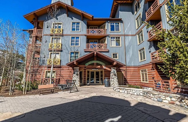 Spectacular Views from 1-bedroom Condo in Copper Mountain Center Village