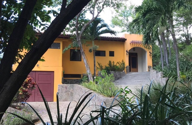 Spectacular views over the ocean at Casa Ezulwini