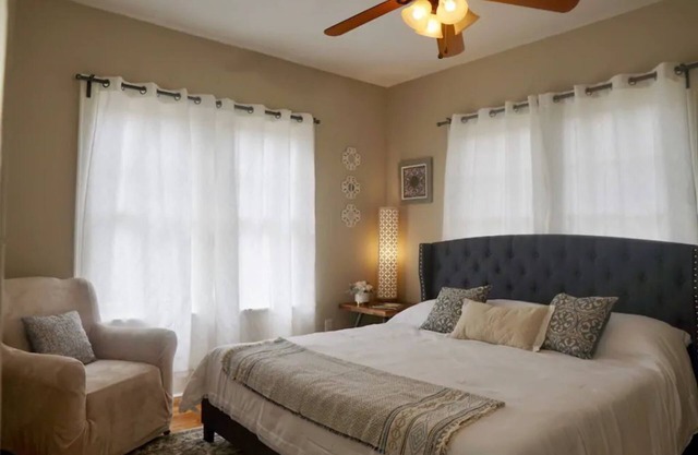 Spencer's Place Historic, Comfy Getaway