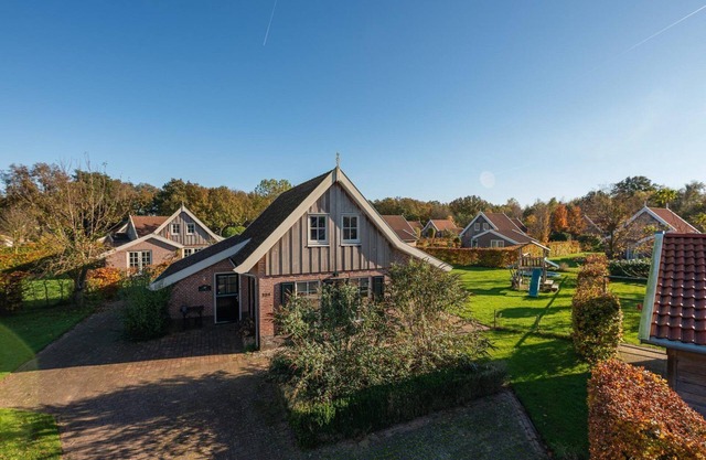 Spend an unforgettable vacation with friends and family in this beautiful vacation home at vacation park Buitengoed Het Lageveld.