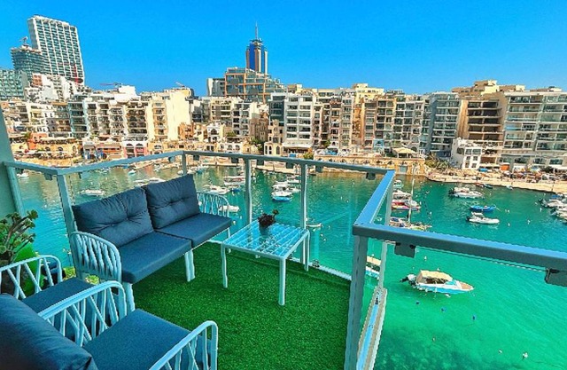 Spinola Bay View