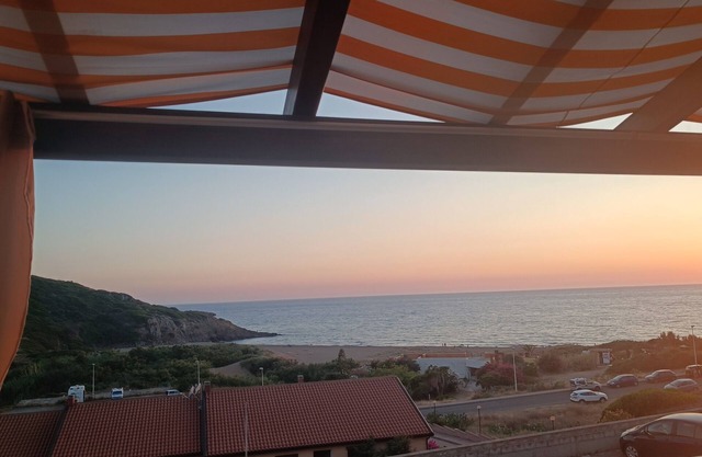 SPLENDIDA POSIZIONE A 2 MINUTI DALLA SPIAGGIA ALBE E TRAMONTI DA SOGNO