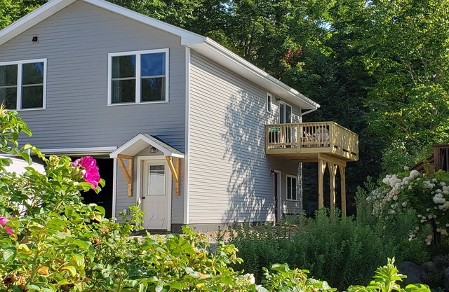 Split Rock, private 2 bedroom, 1 1/2 bath apartment, dedicated office space.