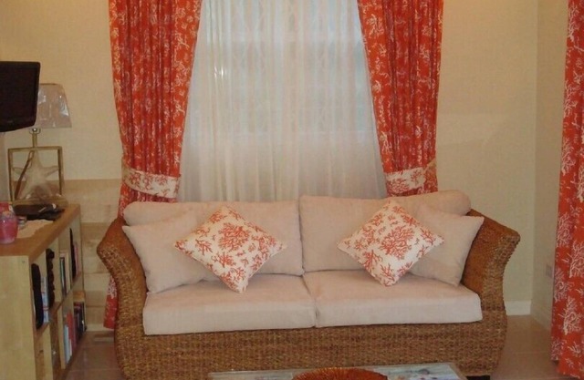Springcourt- N 5 Upscale Holiday rental with pool close to golf club