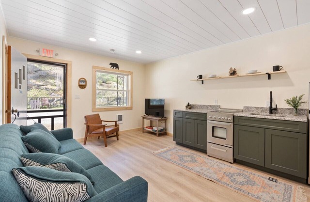 Squam Waterfront 2 bed 2 bath (Suite 3)