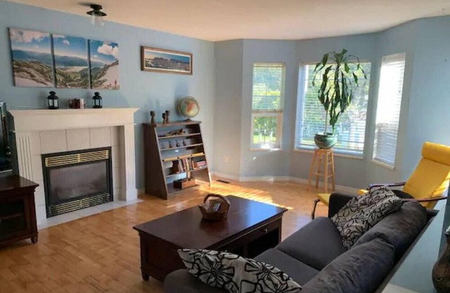 "Squamish Basecamp: Cozy 2BR Oasis