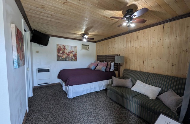 Squaw Valley Motel Room #6