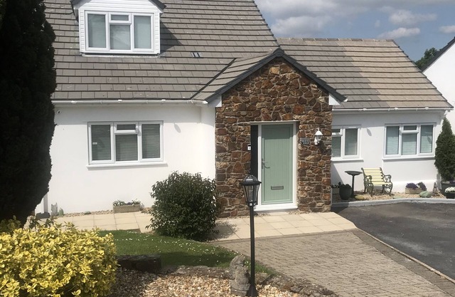 Squirrels Rest Comfortable home Saundersfoot 5 Bedrooms - sleeps 6 and a baby