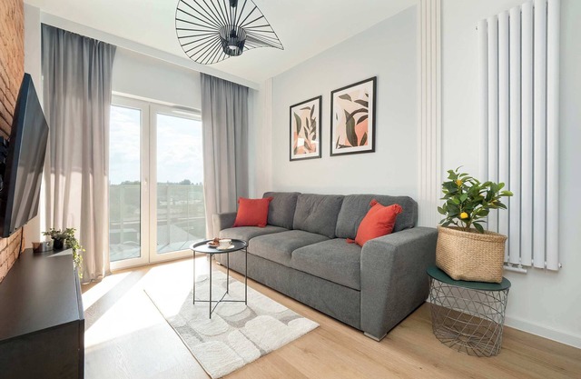 Srebrzyńska 12 Łódź | 2-bedroom Apartment | Parking & Balconies | Excellent Opti