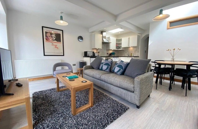St Benedicts Street Flat with Roof Terrace