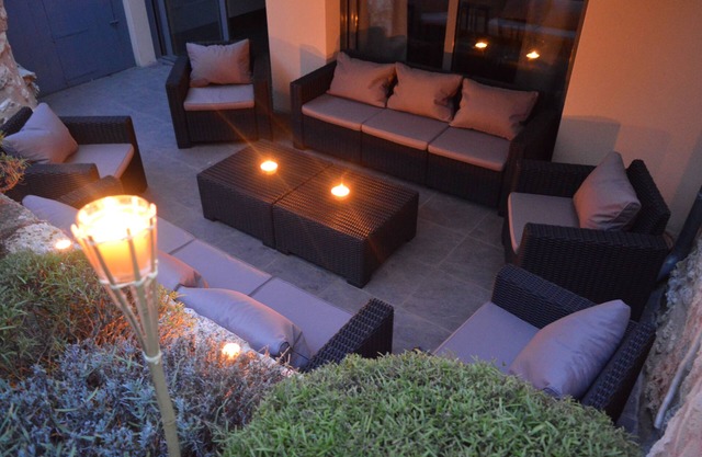 St Clar house with garden and terrace sleeps 9
