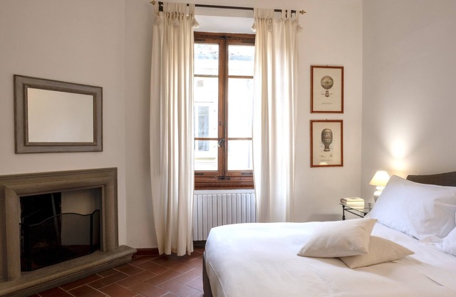 St.James. Elegant & Roomy 2' train station w/lift - Pria Apartment