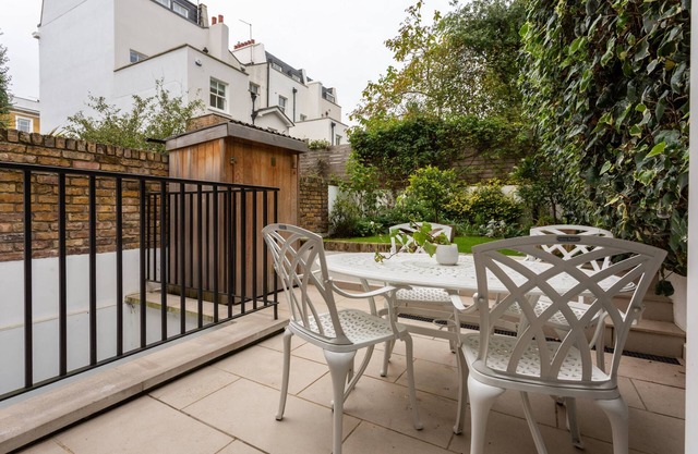 St John's Wood Terrace by onefinestay