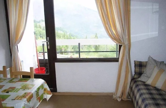 St Moritz Residence - STM304 - STUDIO 2/3 STATION CENTRE PERSONS