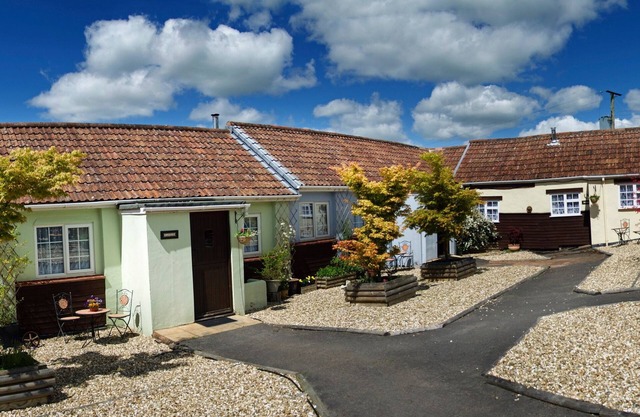 Stable Cottage with far reaching views