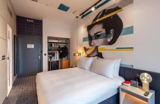 Standard Room Near by Motor City Dog Park