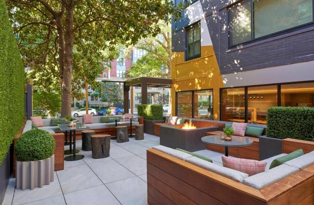 Standard Two Queens at Viceroy Washington DC, Short Drive to Washington Monument