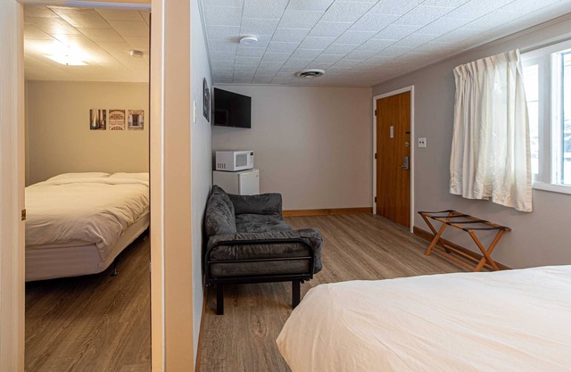 Star Gate Room 10 Indian River, MI