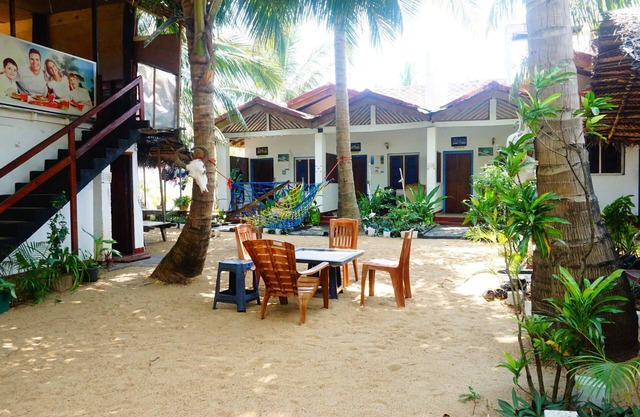 Star Rest Beach Hotel Arugambay