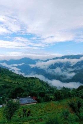 StarGate HomeStay UK A Walk in The Clouds