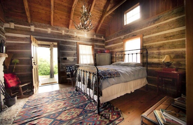 StarHill Farms Cabin on the Hill