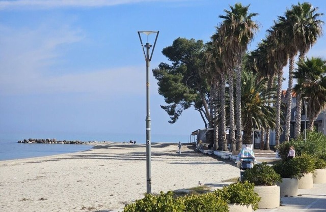 Stay at Beachfront Villa Lilia in Pefkohori, Halkidiki for a Dreamy Vacation