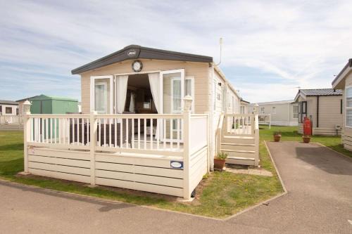 Stay By The Sea Beach Swimming Pool Arcade