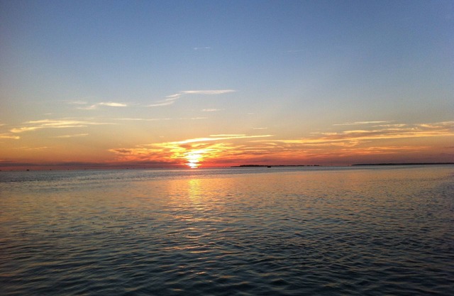Stay in the heart of downtown Manteo w/easy access to the shops and waterfront.