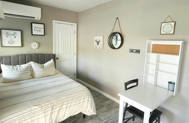 Stay near UAZ in Tucson's cozy 1-bedroom