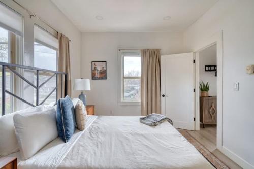 Stay Portland - Mt Tabor Retreat - Local Eateries - Shops - Bars