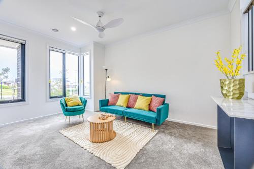 StayAU 5BR Getaway 10 mins to Torquay & Deakin