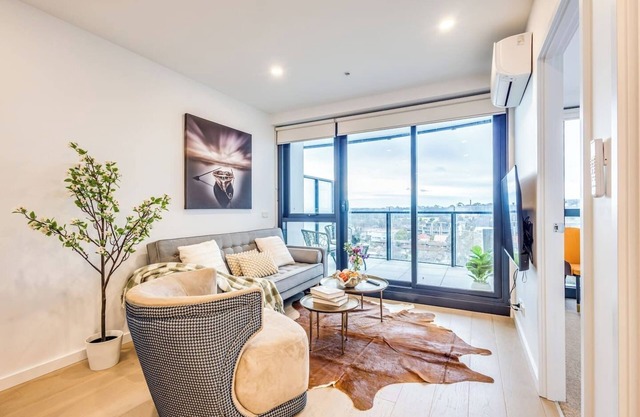 StayAU Cozy & Stylish 2BR Haven in Box Hill