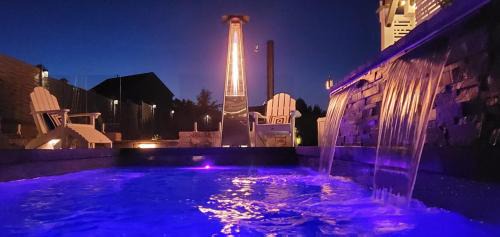 Staycation Oasis! a unique Experience! Heated pool opens April 2nd!