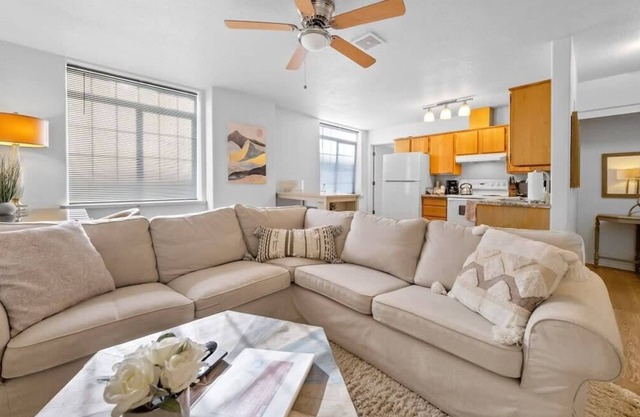 #StayInMyDistrict Downtown Loft2