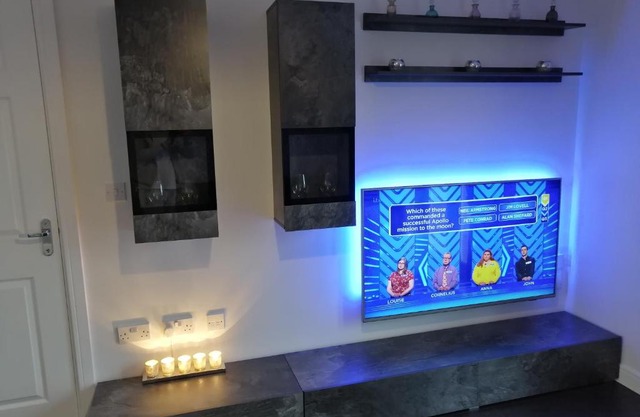 StayNEC LAMPREY- Lux Apartment - Birmingham - For Company, Contractor & Leisure Stays NEC, HS2, JLR, Airport