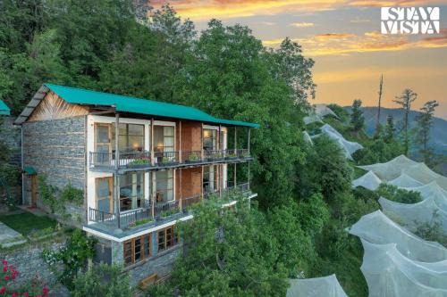 StayVista at Seetalvan Orchards with Views, WiFi