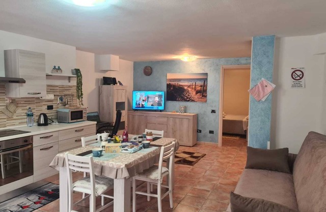STELLA MARINA holiday apartment, 450 meters from the sea, independent entrance