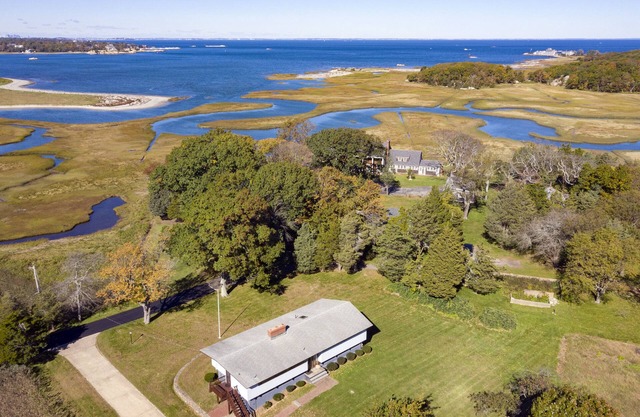 Stella Maris, 6 bedroom 3 bath coastal home, water views, private access