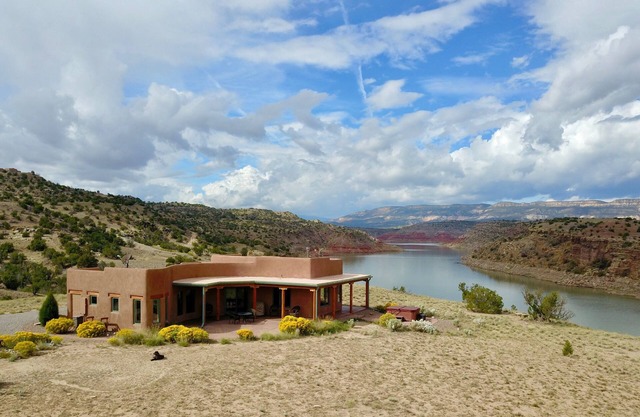 Stellar, Southwest, Luxury home. Extraordinary location on Abiquiu Lake