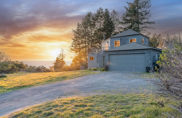 Stellar Views from this Hillside Home