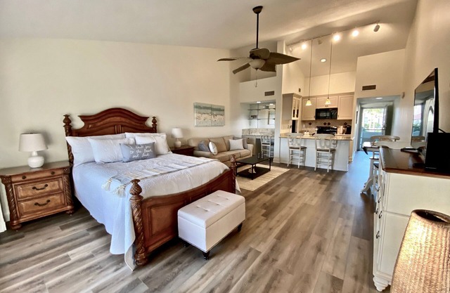 Steps to private beach in Gated Sawgrass Community! Renovated Condo.