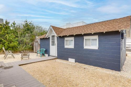 Steps to Surf City Beach Pet-Friendly Cottage!