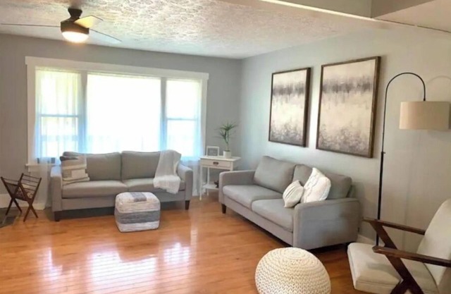 Steps to the lake, near Cedar point, boat parking