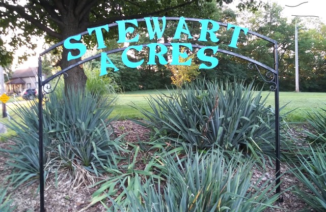 Stewart Acres."Big City Close, w/Big Country Charm"
