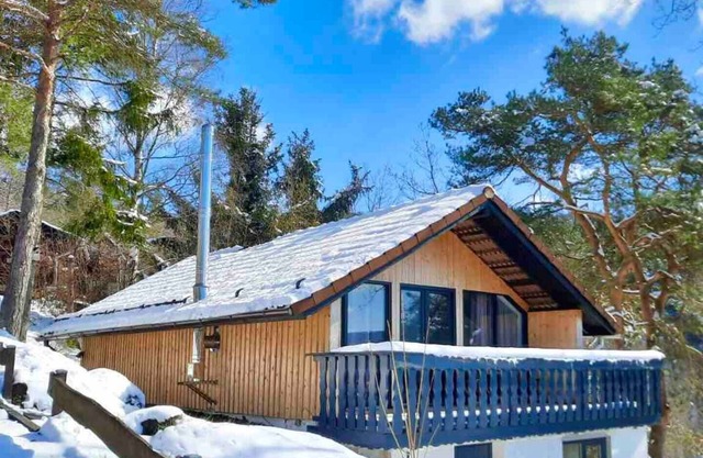 Stilvolles und Komfortables Chalet am Waldrand Gelegen mit Blick ins Edertal