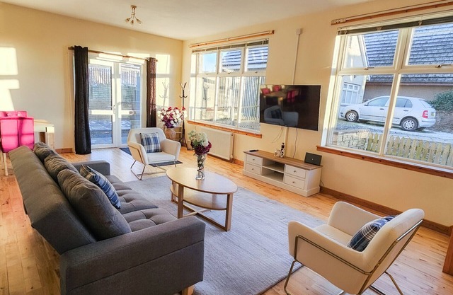 Stobhill 2 Bedroom House W/sofa bed - Gorebridge