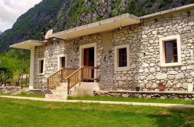 Stomici Guesthouse
