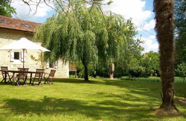 Stone house with garden in the heart of Périgord